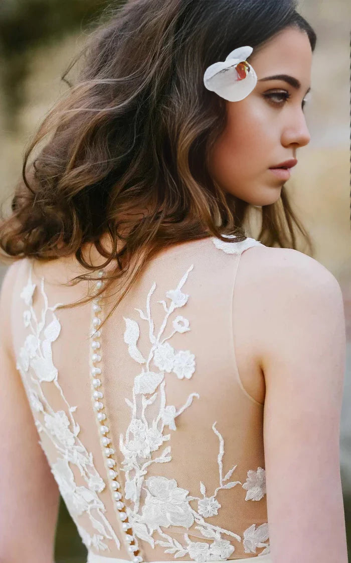 Vestido de novia sexy de corte A, sin mangas, ilusión, escote en V, tul con apliques